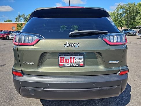 Used 2021 Jeep Cherokee Latitude Plus w/ Mopar Interior Package AWD/4WD image 4