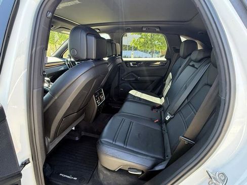 Used 2019 Porsche Cayenne AWD/4WD image 19