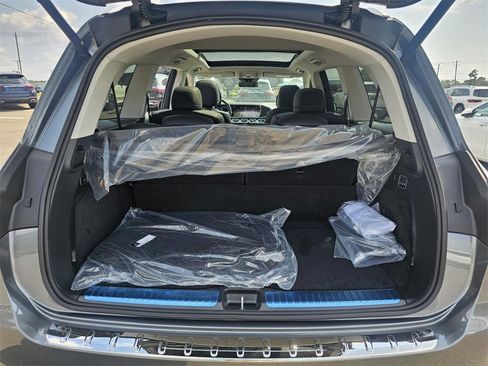 New 2026 Mercedes-Benz GLS 450 4MATIC image 9