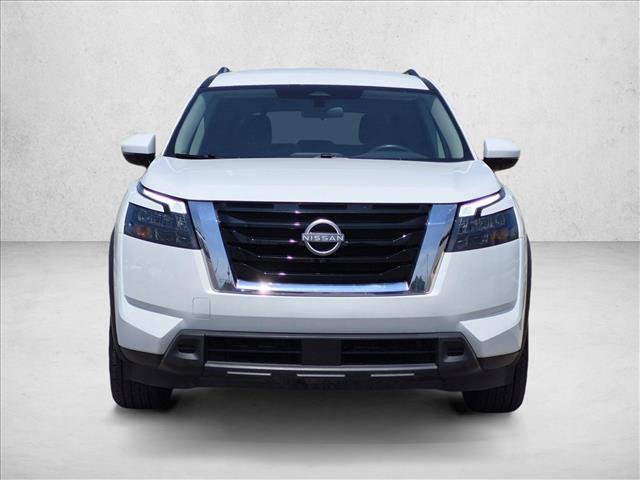 Used 2024 Nissan Pathfinder SV FWD image 2