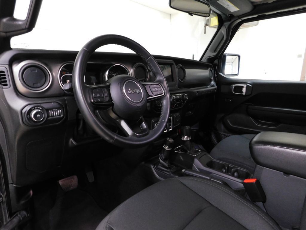 Used 2021 Jeep Wrangler Sport AWD/4WD image 28