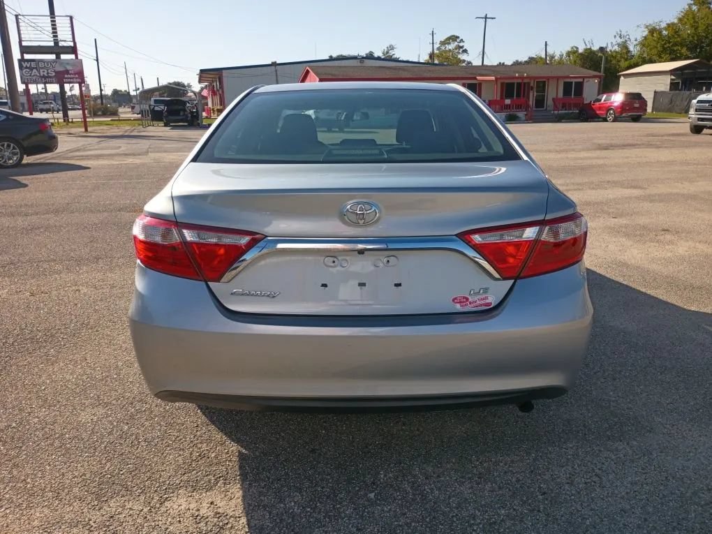 Used 2015 Toyota Camry LE FWD image 4