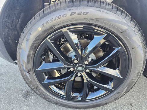 New 2026 Land Rover Range Rover Velar Dynamic SE image 9