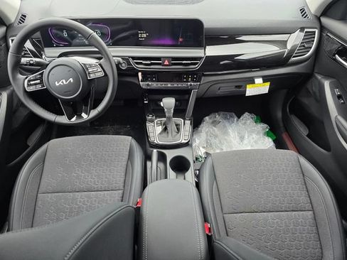 Certified 2025 Kia Seltos S AWD/4WD image 6