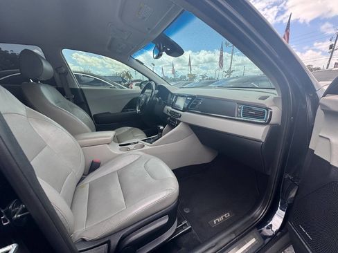 Used 2018 Kia Niro EX Premium image 22