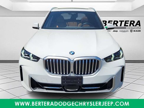 Used 2024 BMW X5 xDrive40i w/ Premium Package AWD/4WD image 2