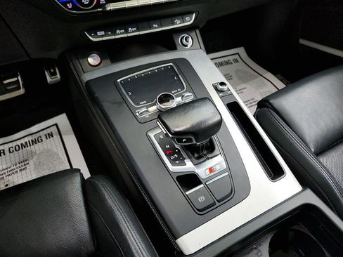 Used 2018 Audi SQ5 Premium Plus w/ Navigation Package image 19