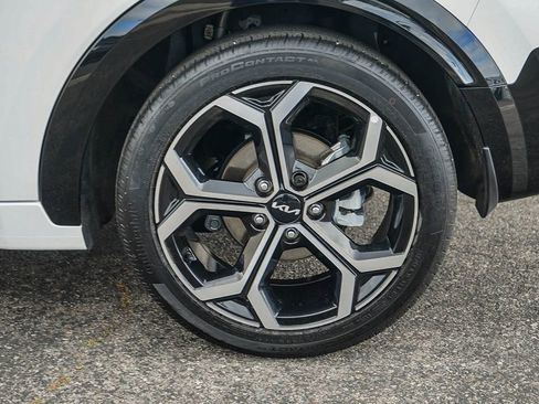 Used 2023 Kia Niro EX Touring image 12