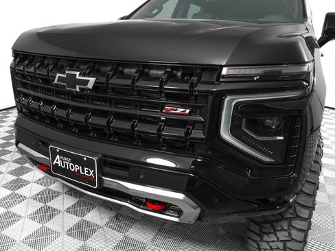 Used 2026 Chevrolet Tahoe Z71 w/ Comfort Package AWD/4WD image 32