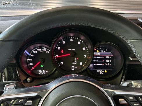 Used 2021 Porsche Macan AWD/4WD image 28