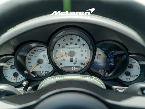 Used 2019 Porsche 911 GT3 RS w/ Weissach Package RWD image 14
