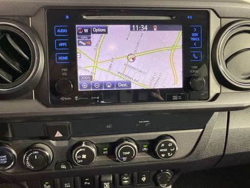 Used 2019 Toyota Tacoma TRD Sport w/ Technology Package AWD/4WD image 21
