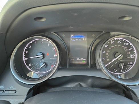 Used 2023 Toyota Camry SE image 19