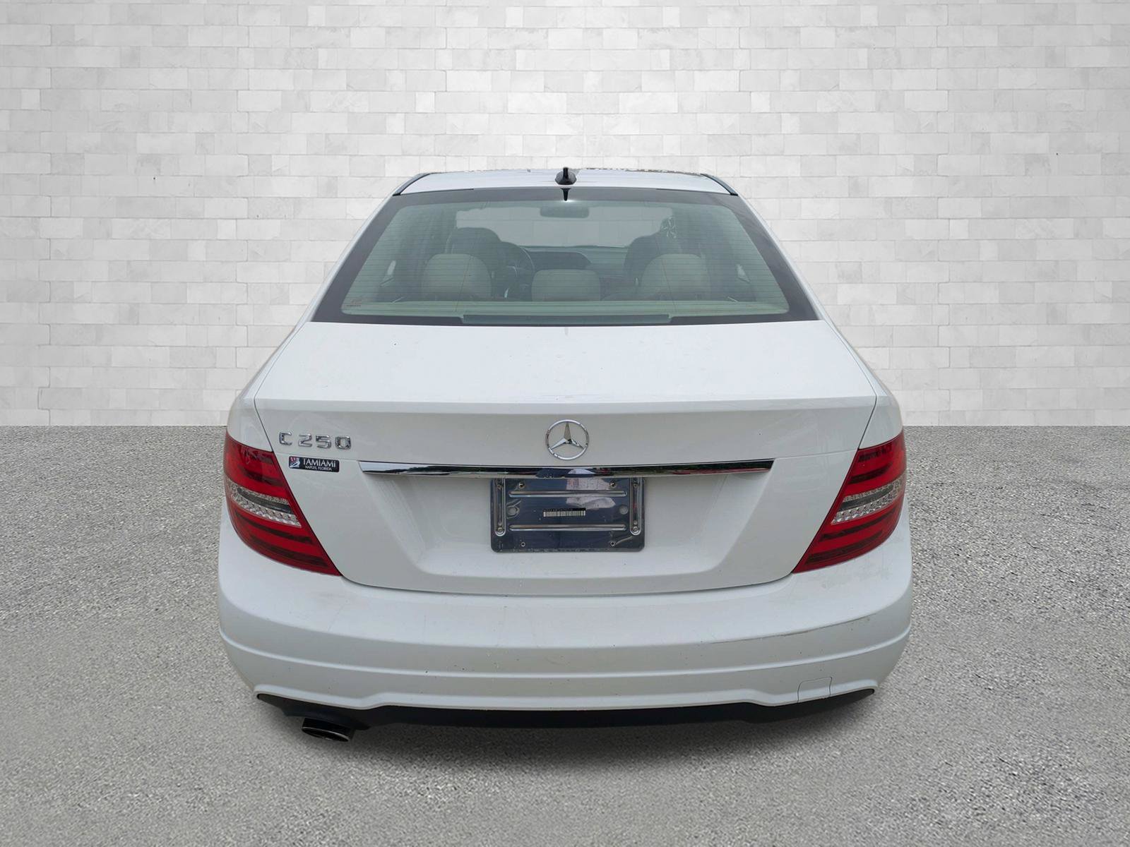 Used 2013 Mercedes-Benz C 250 Sedan image 3