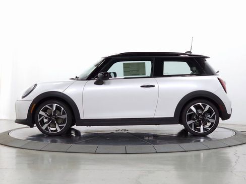 New 2025 MINI Cooper 2-Door Hardtop image 5