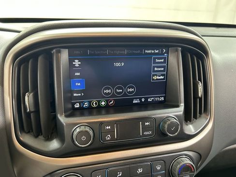 Used 2022 Chevrolet Colorado Z71 w/ Trail Boss Package AWD/4WD image 14