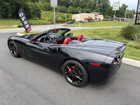Used 2005 Chevrolet Corvette Convertible RWD image 11