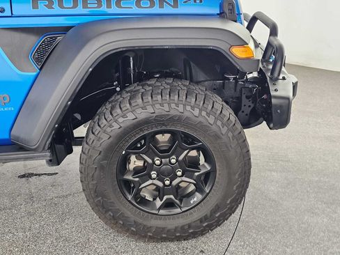Used 2023 Jeep Wrangler Unlimited Rubicon 4xe AWD/4WD image 9