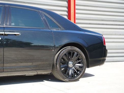 Used 2018 Rolls-Royce Ghost RWD image 13