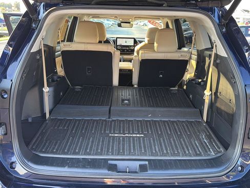 Used 2023 Toyota Highlander XLE FWD image 33