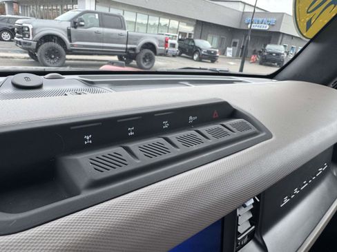 Used 2024 Ford Bronco Wildtrak image 27