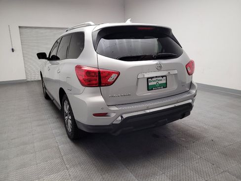 Used 2019 Nissan Pathfinder SL AWD/4WD image 6