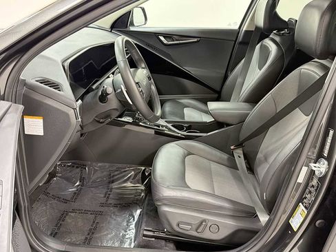 Used 2023 Kia Niro EX Touring FWD image 13