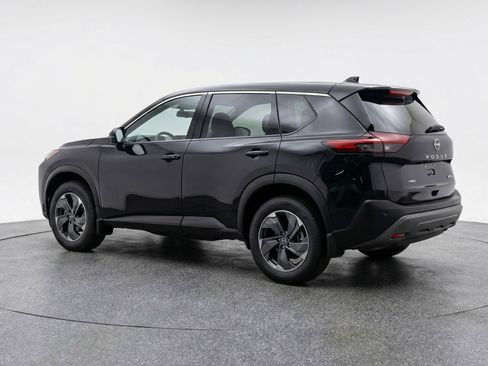 Used 2025 Nissan Rogue SV image 6