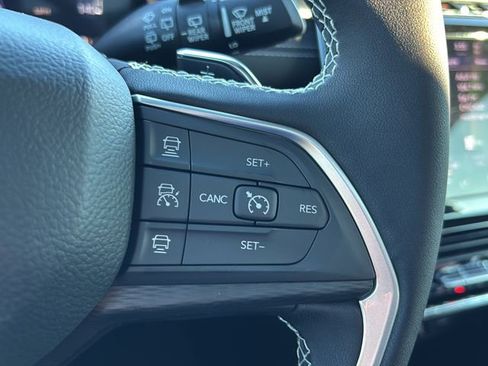 New 2025 Jeep Grand Cherokee L Laredo image 28