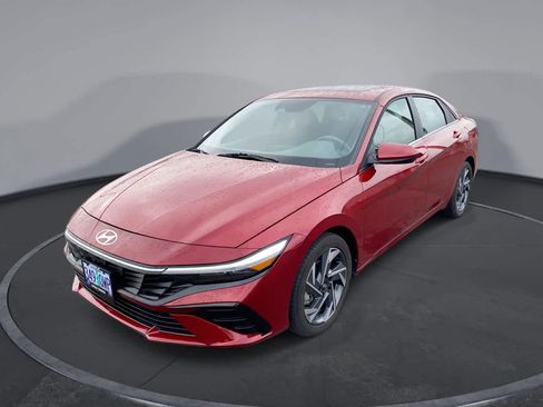 Used 2025 Hyundai Elantra SEL image 1