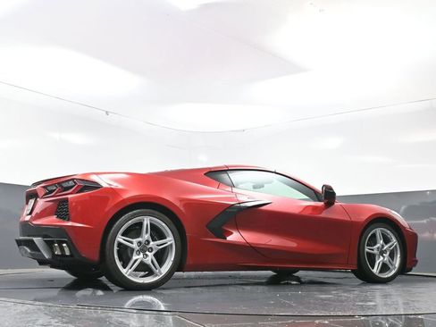 Used 2021 Chevrolet Corvette Stingray Preferred Cpe w/ Engine Appearance Package RWD image 24