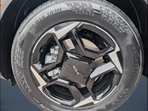 New 2026 Kia Sportage EX image 16