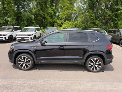 Used 2024 Volkswagen Taos SE FWD image 7