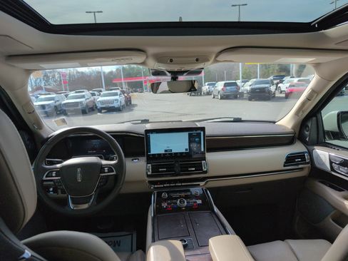 Used 2024 Lincoln Navigator L Reserve image 35