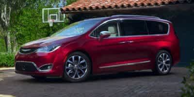 Used 2020 Chrysler Pacifica Touring-L FWD image 1