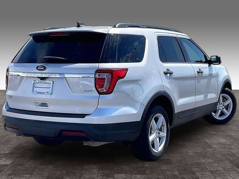 Used 2018 Ford Explorer 4WD image 2