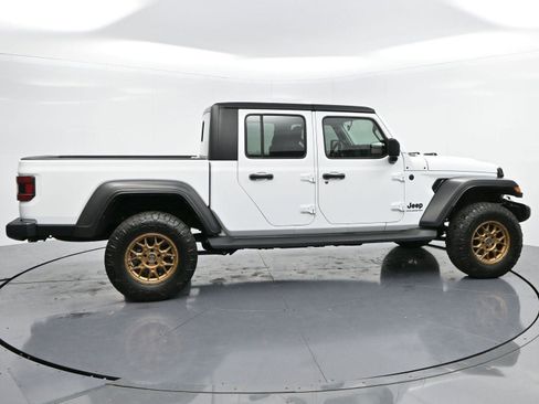 Used 2024 Jeep Gladiator Sport image 8