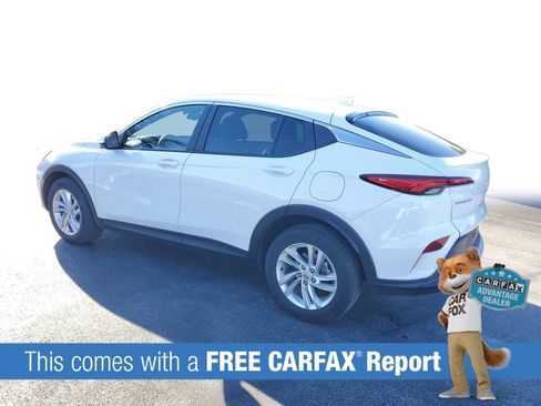 Used 2025 Buick Envista Preferred image 3