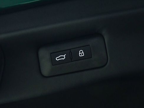 Certified 2025 Ferrari Purosangue image 9