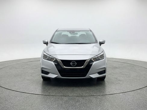 Used 2025 Nissan Versa SV image 2