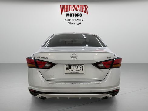 Used 2023 Nissan Altima 2.5 SV w/ SV Premium Package image 3