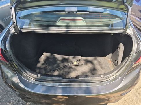 Used 2014 MAZDA MAZDA3 i SV FWD image 6