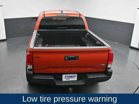 Used 2017 Toyota Tacoma TRD Off-Road w/ Tow Package (A/T) image 18