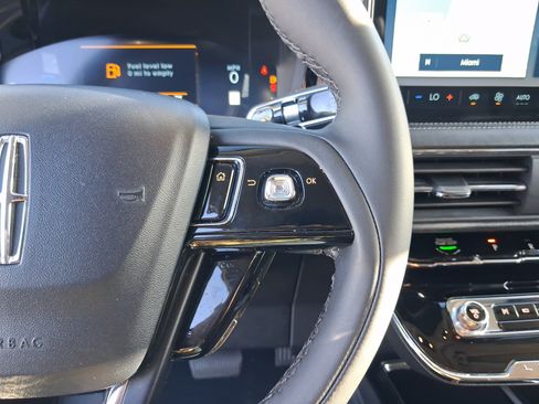 Used 2023 Lincoln Corsair FWD image 17