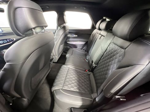 Used 2025 Genesis GV70 3.5T Sport w/ Sport Advanced Package image 25