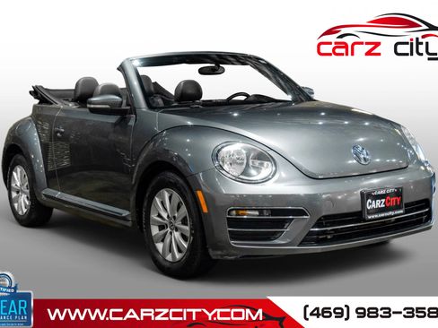 Used 2018 Volkswagen Beetle 2.0T SE FWD image 1