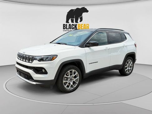 Used 2025 Jeep Compass Limited AWD/4WD image 7