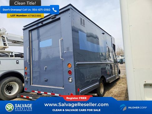 Used 2021 Ford Transit 350 DRW RWD image 4
