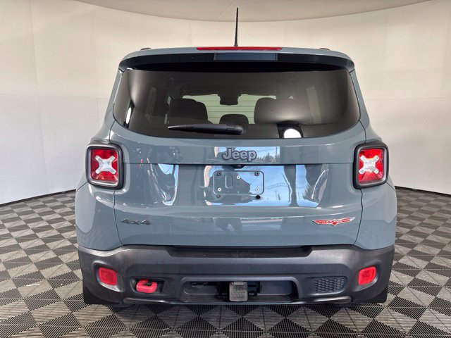 Used 2016 Jeep Renegade Trailhawk w/ Premium Trailhawk Package AWD/4WD image 21