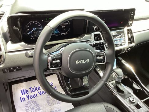 Used 2023 Kia Sorento SX AWD/4WD image 16